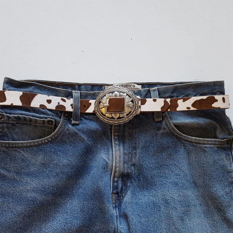 Western Oval Floral Etched Buckle W. Genuine Cowhair Leather image 3