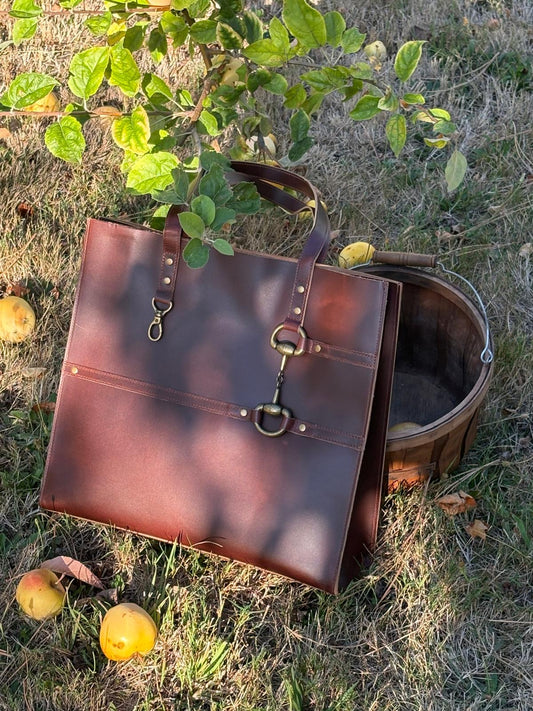 AWST Int'l Snaffle Bit Leather Tote Bag