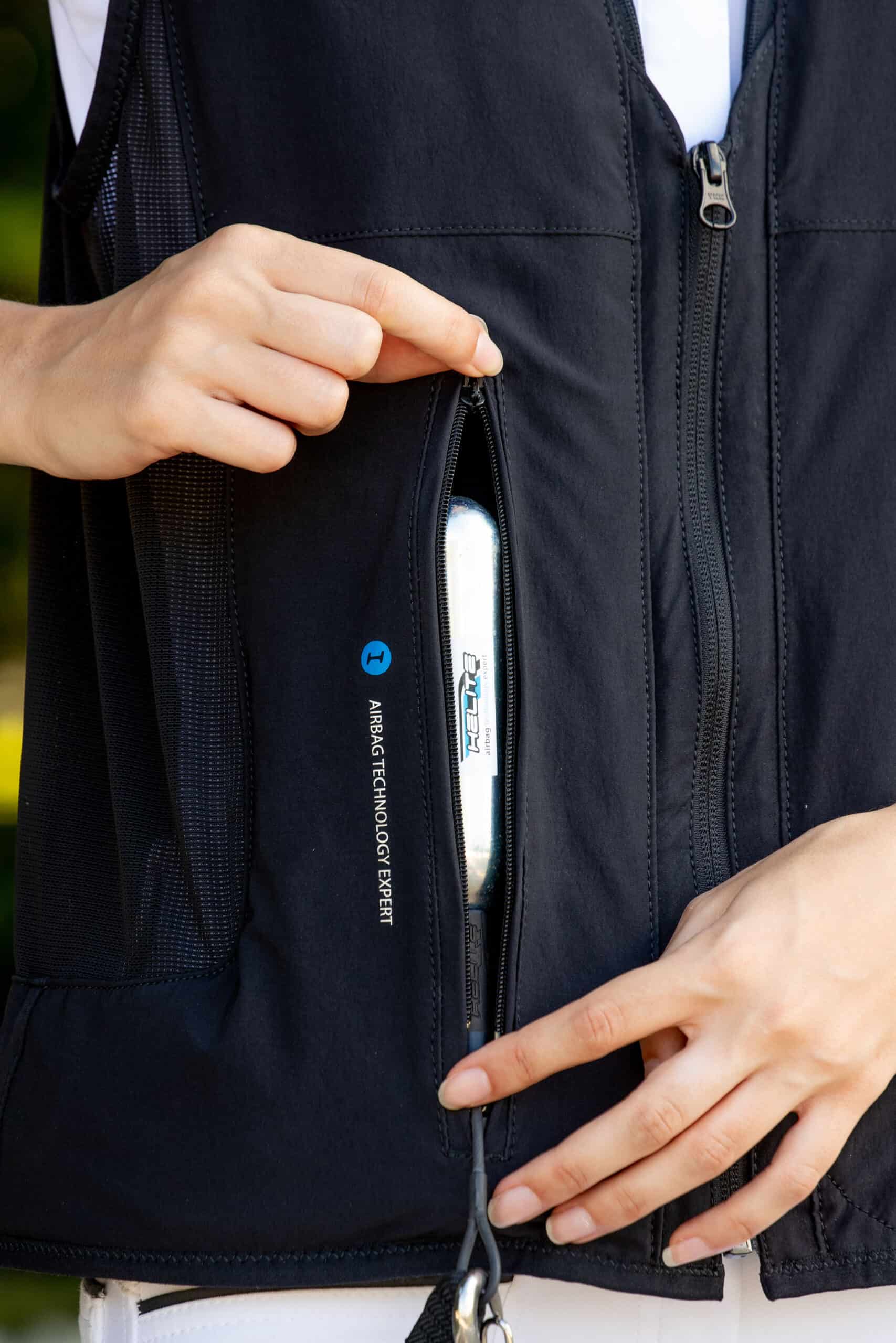 ZIP IN 2 AIRBAG VEST