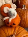 Pumpkin Mouse Critter