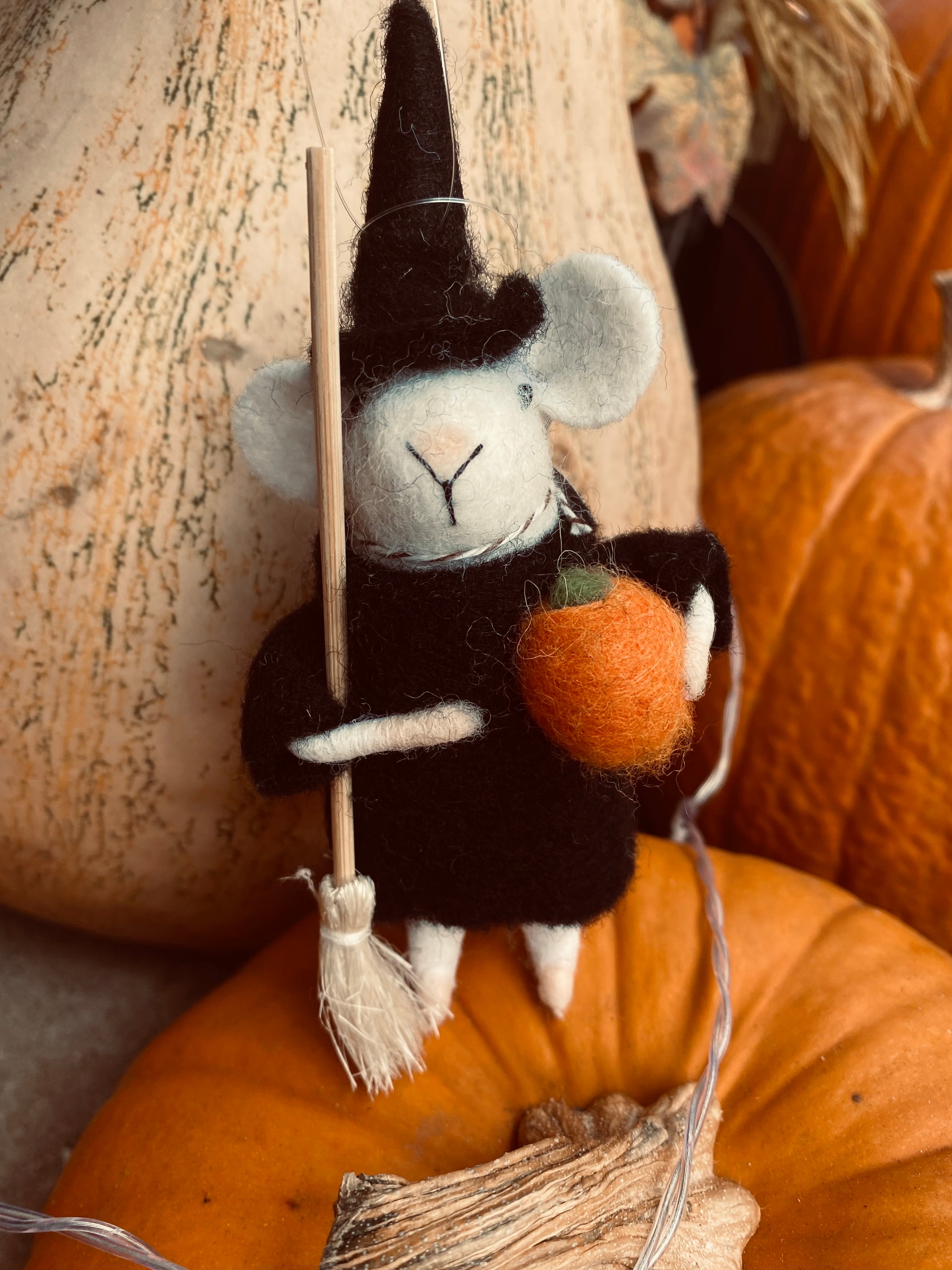 Witchy Mouse Critter