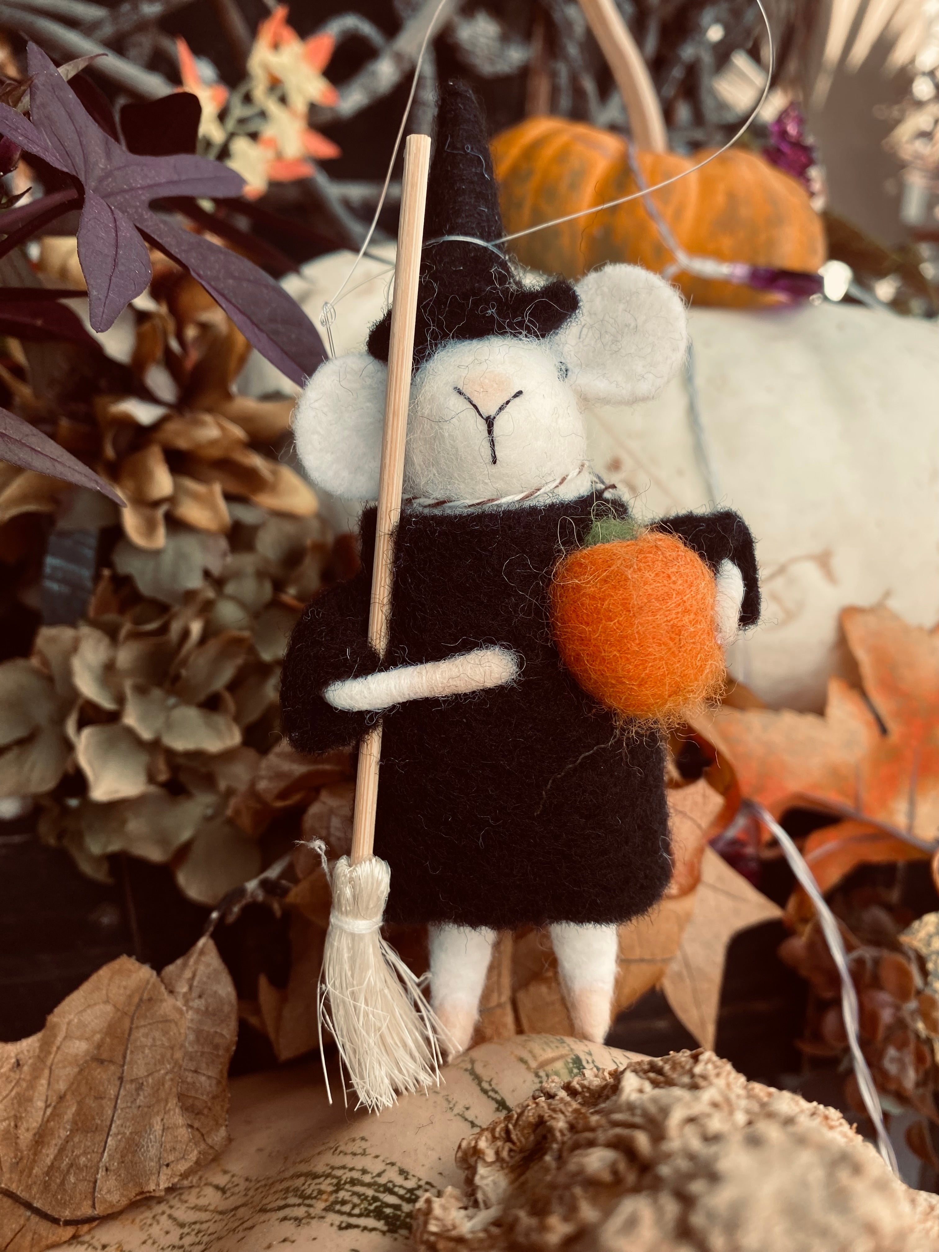 Witchy Mouse Critter