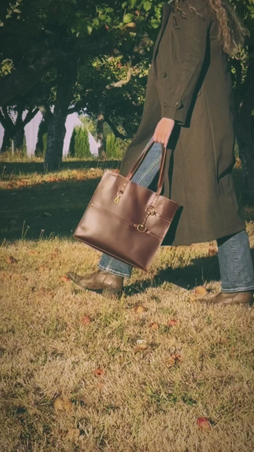 AWST Int'l Snaffle Bit Leather Tote Bag